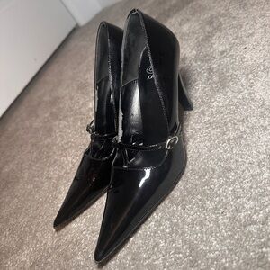 Gorgeous black heels super on trend for fall and winter